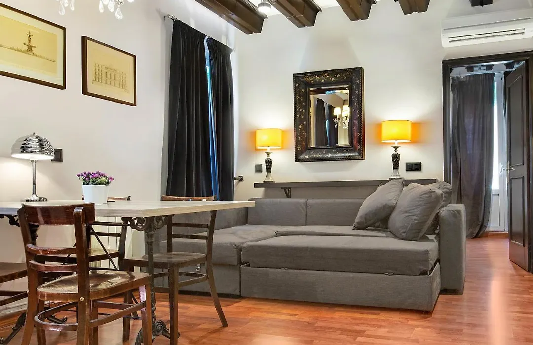 Stay U-Nique Apartments Carretes-1