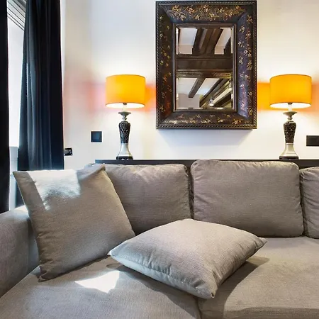 Stay U-Nique Apartments Carretes-3